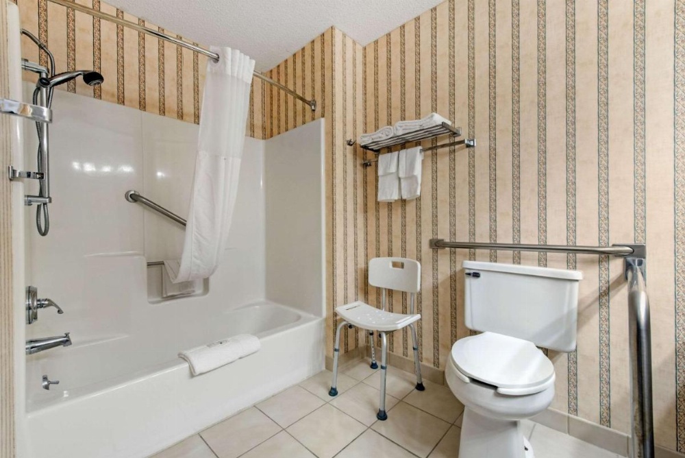 Quality Inn Image 21