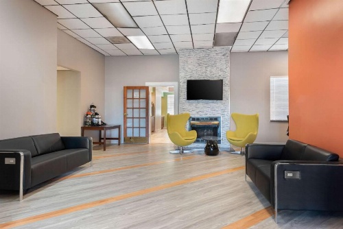 Quality Inn image 6