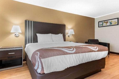 Quality Inn image 9
